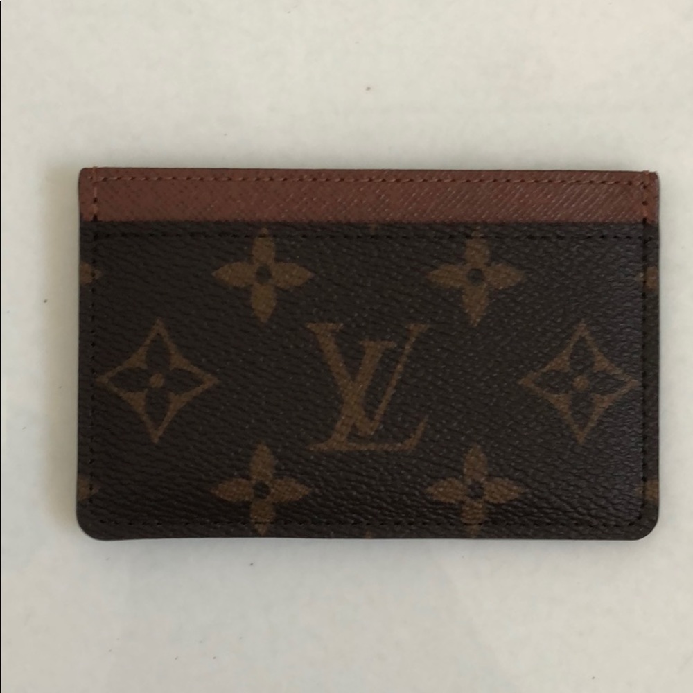 Louis Vuttion card holder